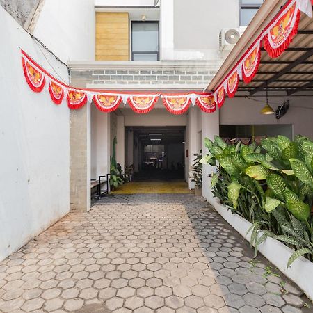 Reddoorz Plus Syariah Near Mall Pondok Indah Джакарта Екстериор снимка