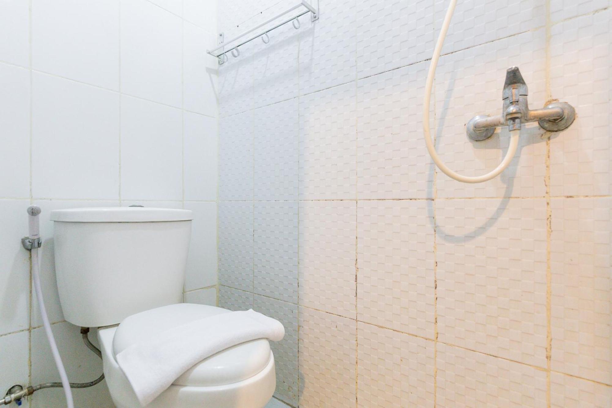 Reddoorz Plus Syariah Near Mall Pondok Indah Джакарта Екстериор снимка